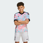 Family Kit Away 2026